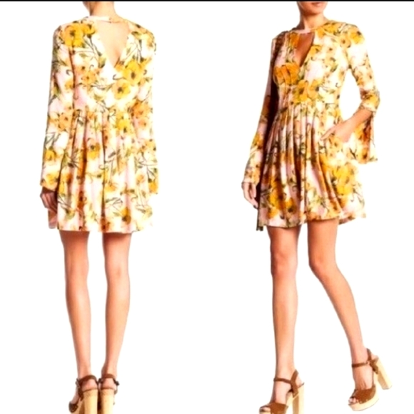 Free People Dresses & Skirts - FREE PEOPLE Floral Pleated TEGAN LS  Swingy Keyhole Mini Dress 6 GUC